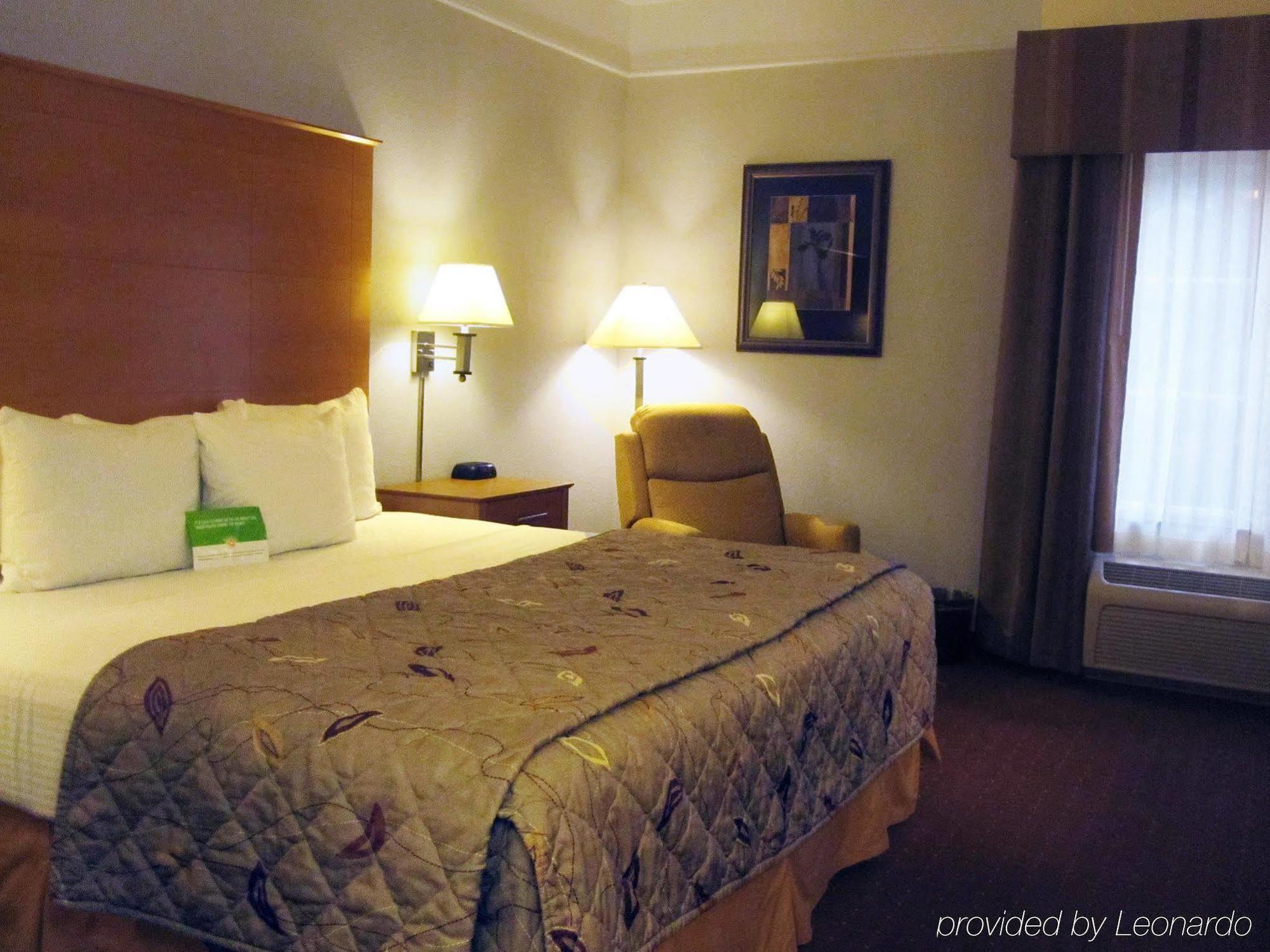 La Quinta & By Wyndham Hotel